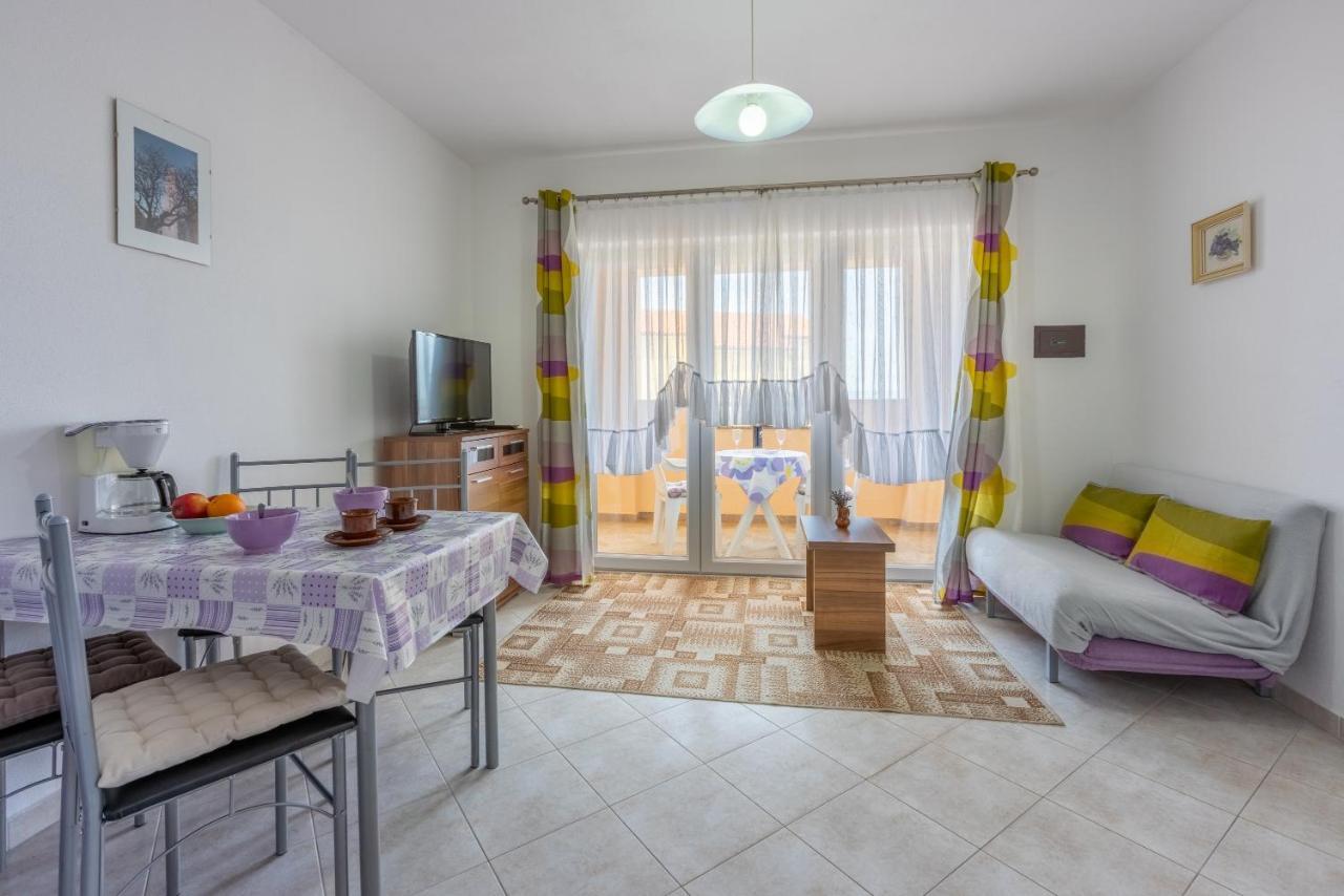 Apartmani Jarić Novi Vinodolski Bagian luar foto
