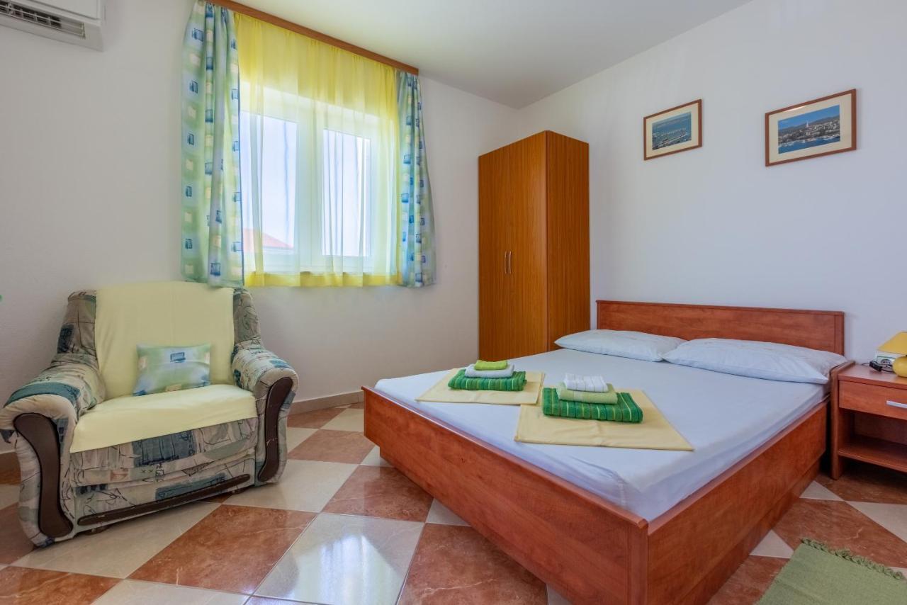 Apartmani Jarić Novi Vinodolski Bagian luar foto