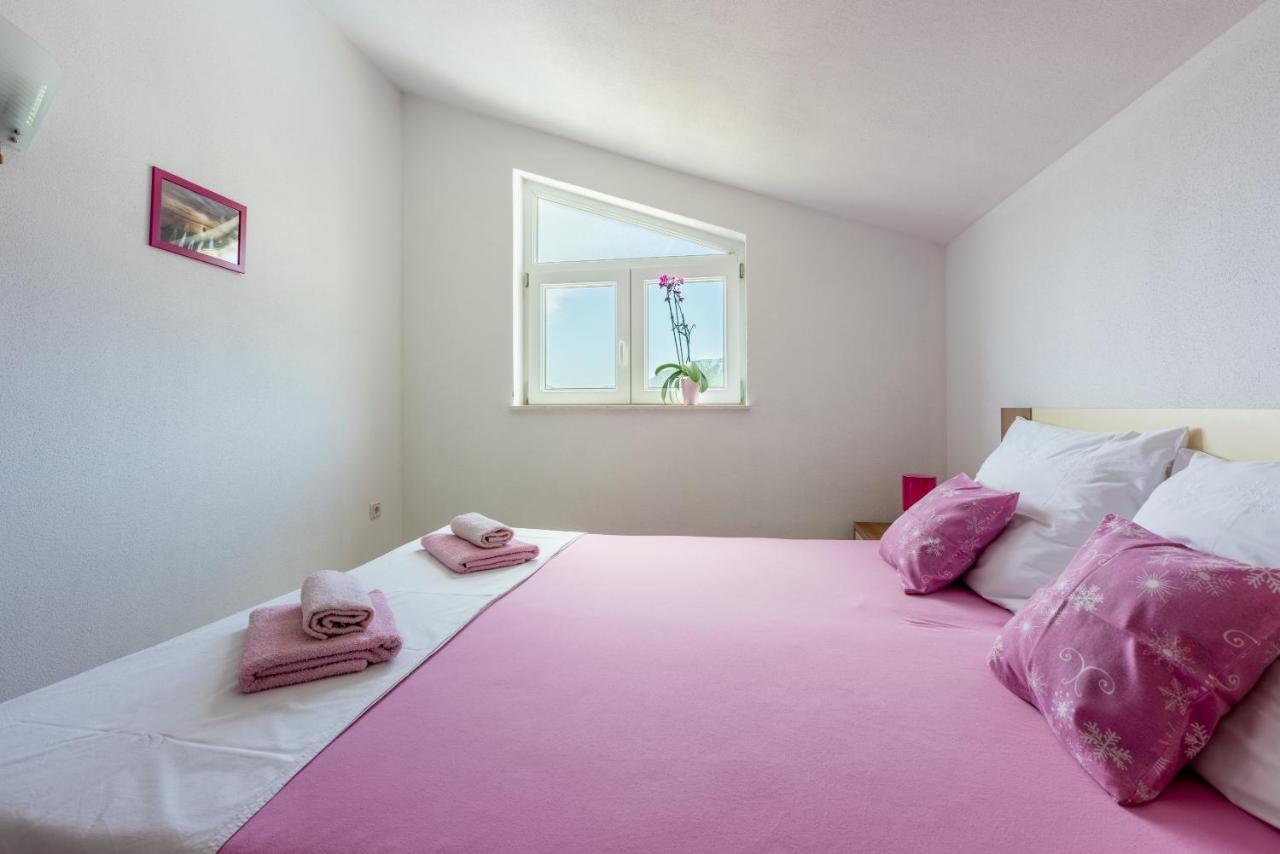 Apartmani Jarić Novi Vinodolski Bagian luar foto