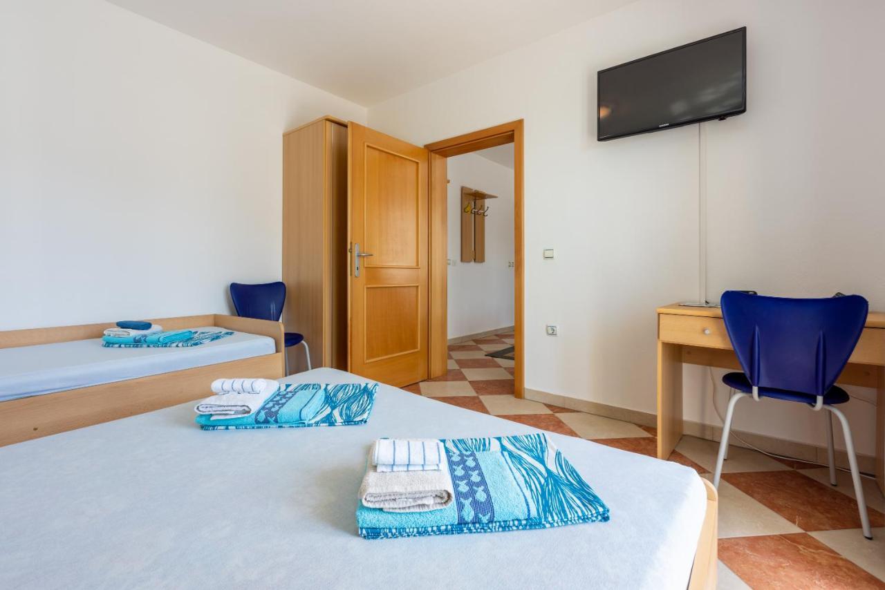 Apartmani Jarić Novi Vinodolski Bagian luar foto