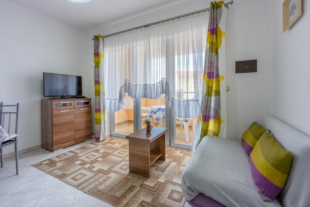 Apartmani Jarić Novi Vinodolski Bagian luar foto