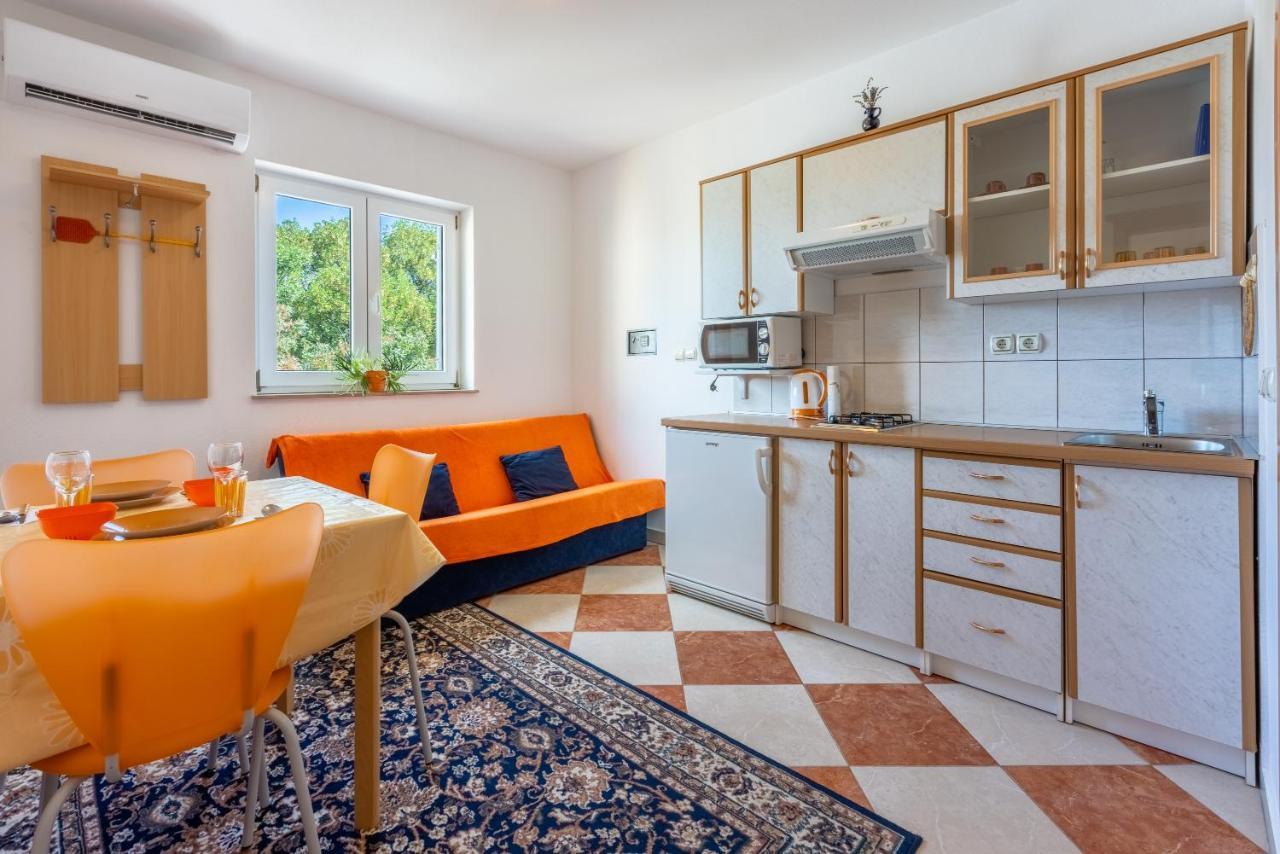 Apartmani Jarić Novi Vinodolski Bagian luar foto