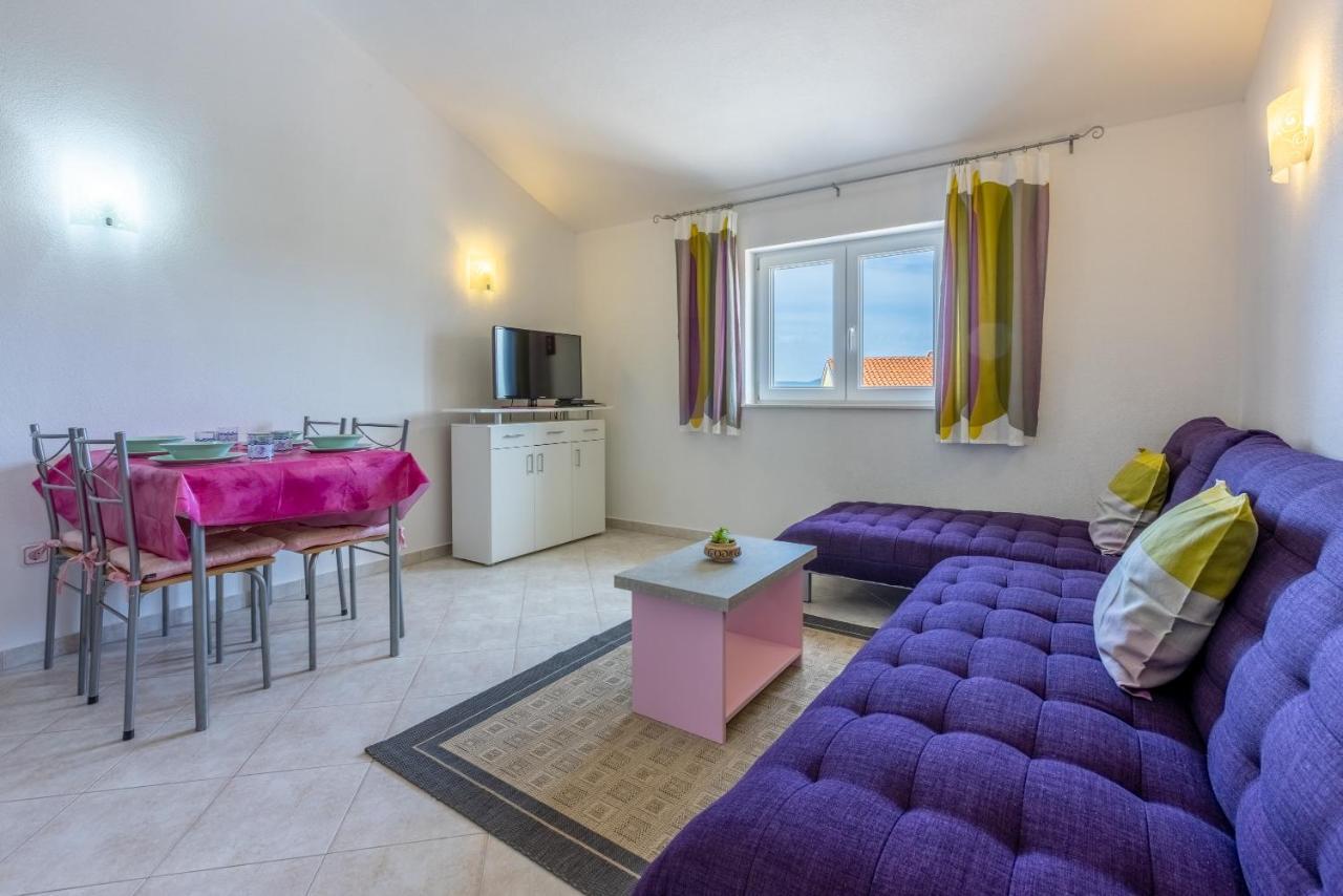 Apartmani Jarić Novi Vinodolski Bagian luar foto