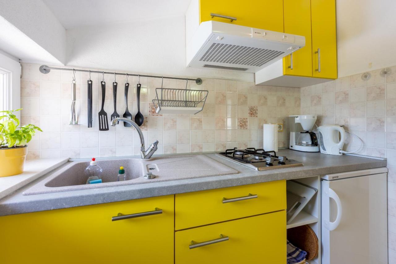 Apartmani Jarić Novi Vinodolski Bagian luar foto