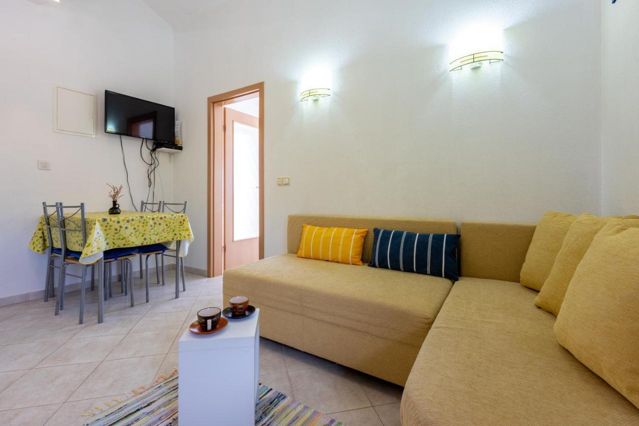 Apartmani Jarić Novi Vinodolski Bagian luar foto