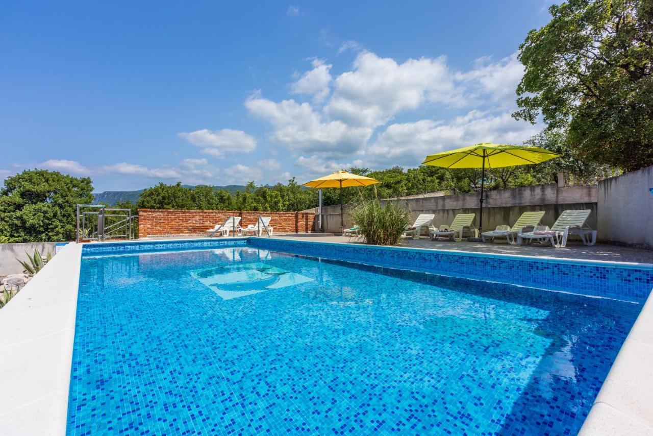 Apartmani Jarić Novi Vinodolski Bagian luar foto