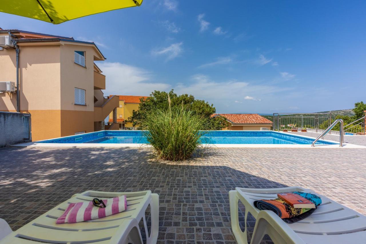Apartmani Jarić Novi Vinodolski Bagian luar foto