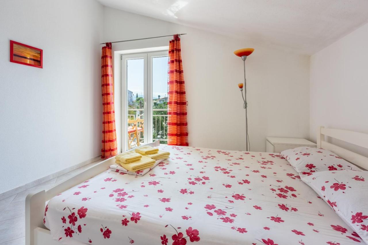 Apartmani Jarić Novi Vinodolski Bagian luar foto