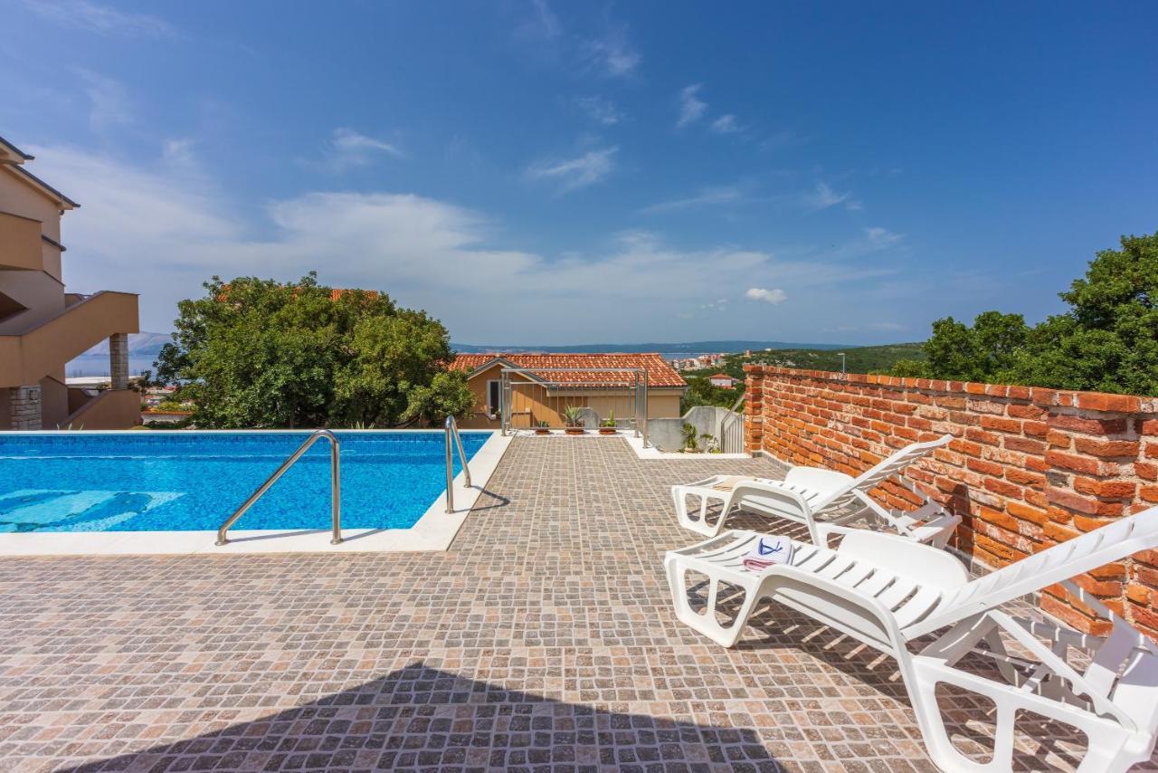 Apartmani Jarić Novi Vinodolski Bagian luar foto