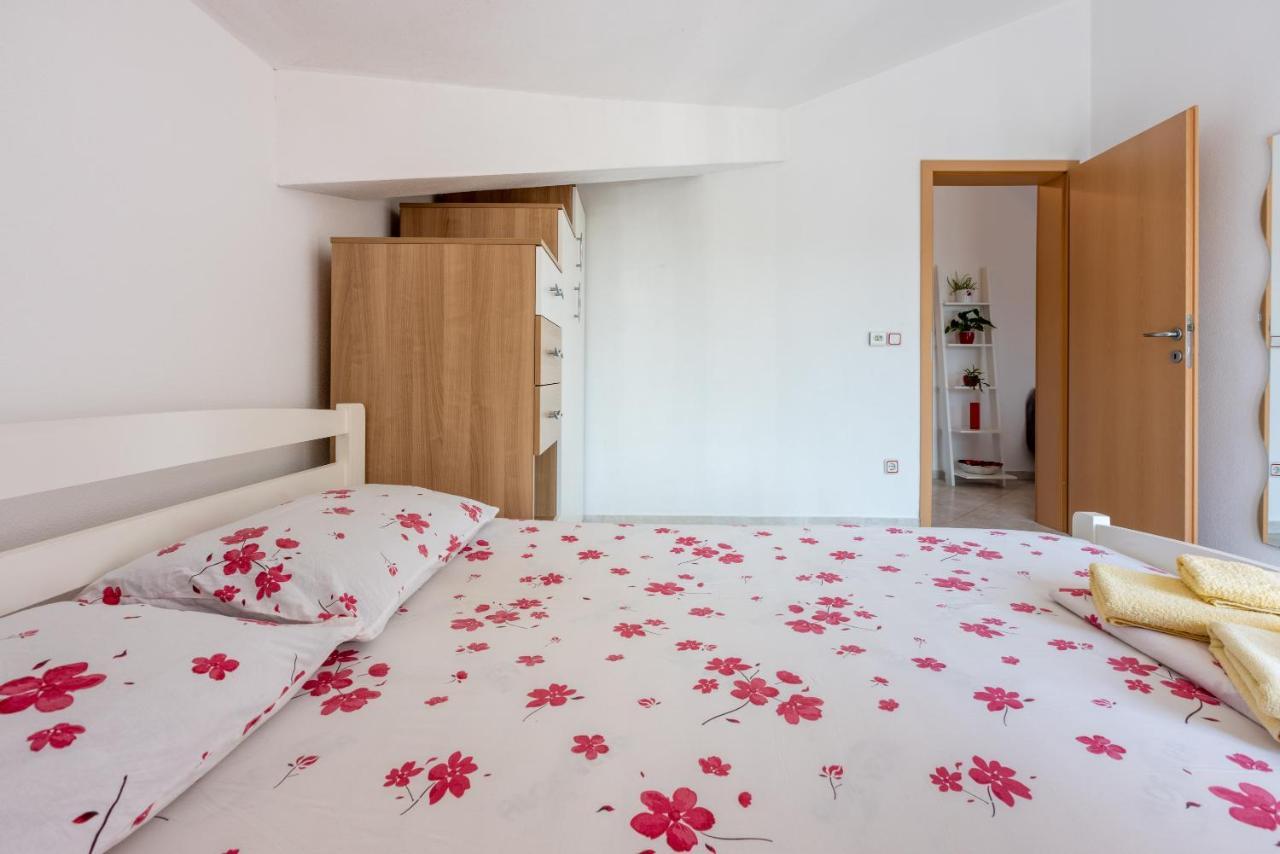 Apartmani Jarić Novi Vinodolski Bagian luar foto