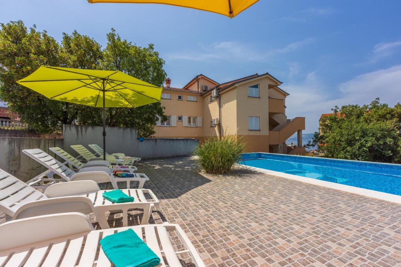 Apartmani Jarić Novi Vinodolski Bagian luar foto